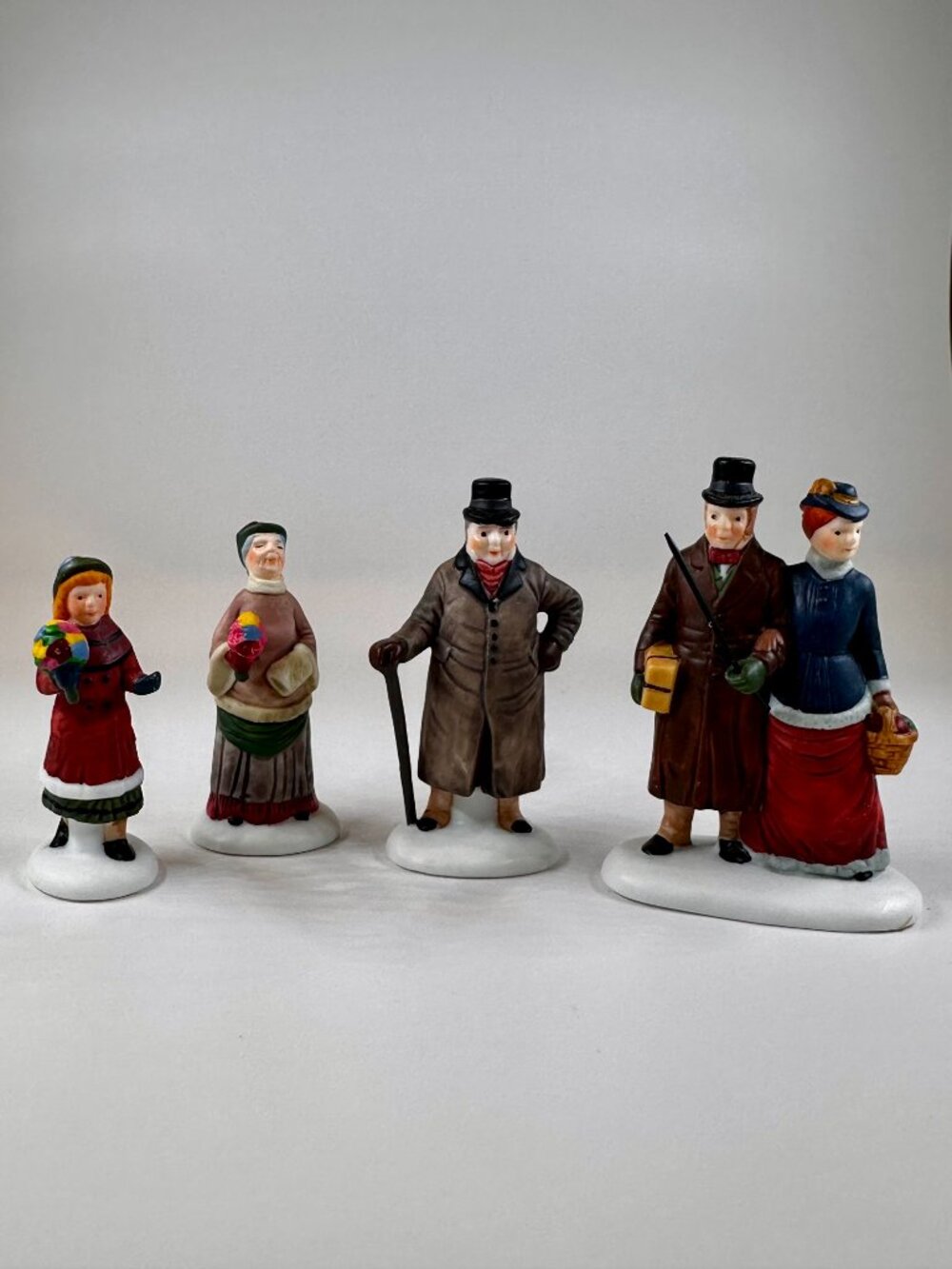 Dept 56 "Chelsea Lane Shoppers" Set of 4 Heritage Village/Dickens Village 58165